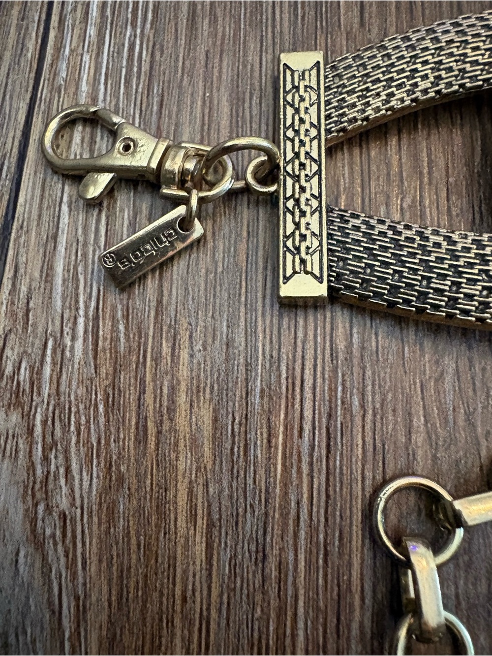 Vingold-tone statement belt featuring textured interlocking links and a chain - Picture 7 of 14
